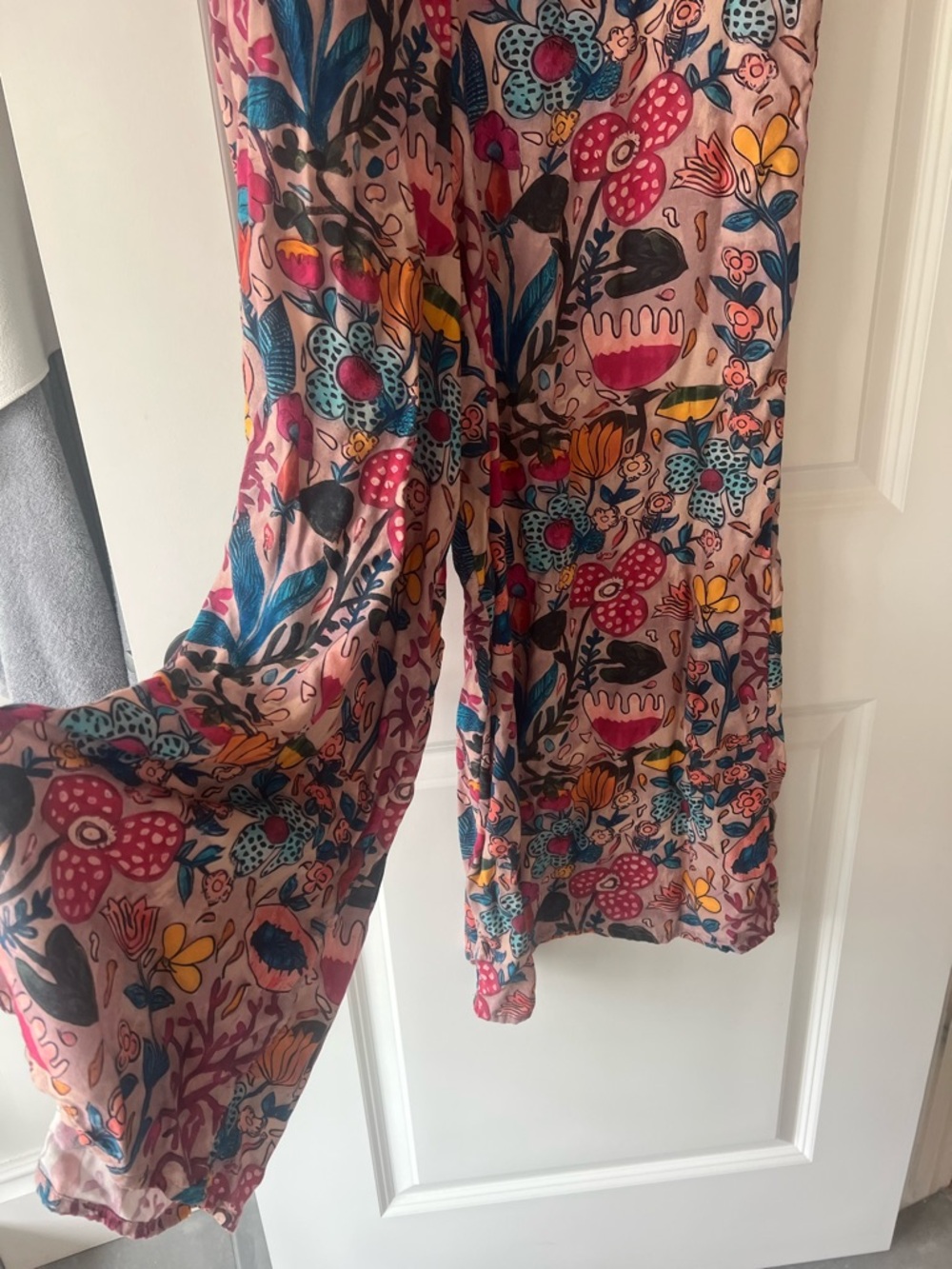 Natural Life floral v neck flowy pants romper, XS - Picture 2 of 8